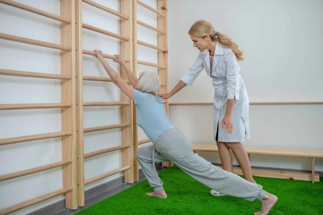 La escalera sueca usos y beneficios en fisioterapia v4